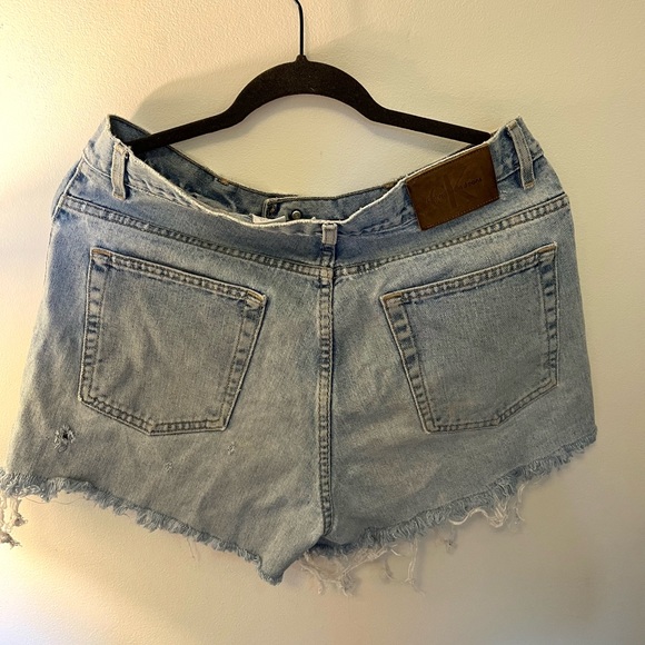 Vintage Calvin Klein Shorts - Picture 2 of 2